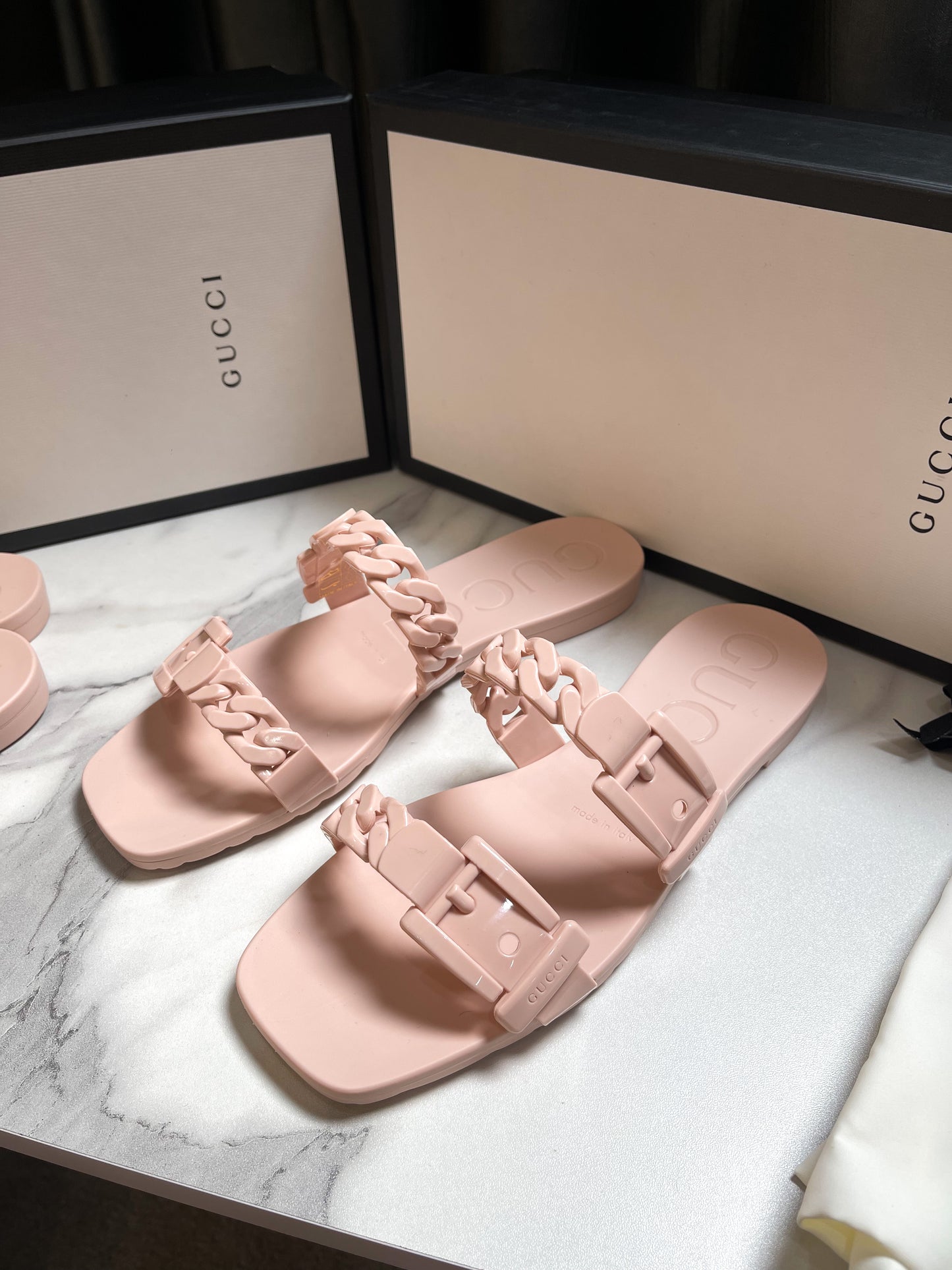 Dép Nhựa Gucci Bệt