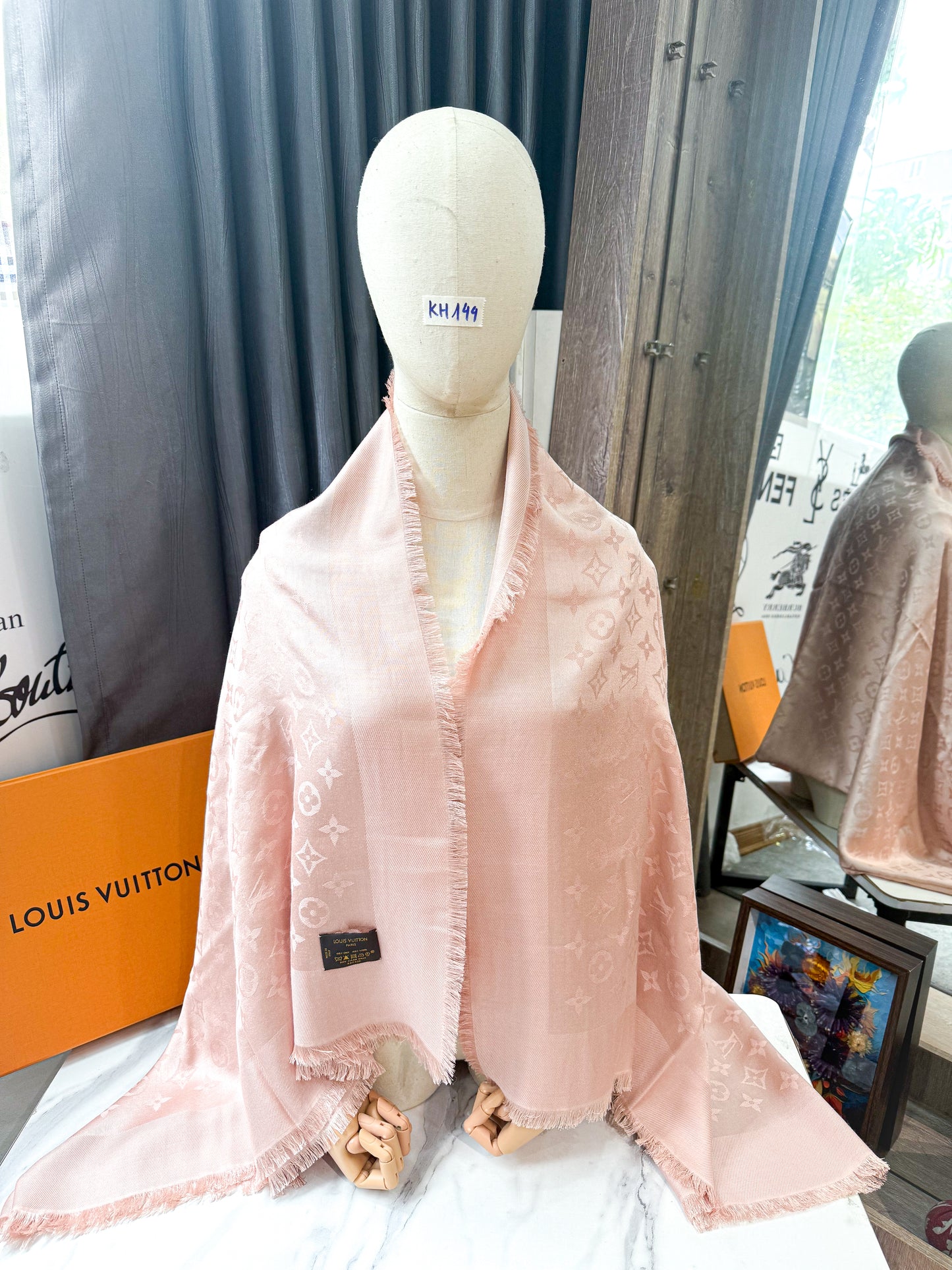 Khăn LV Hồng KH144