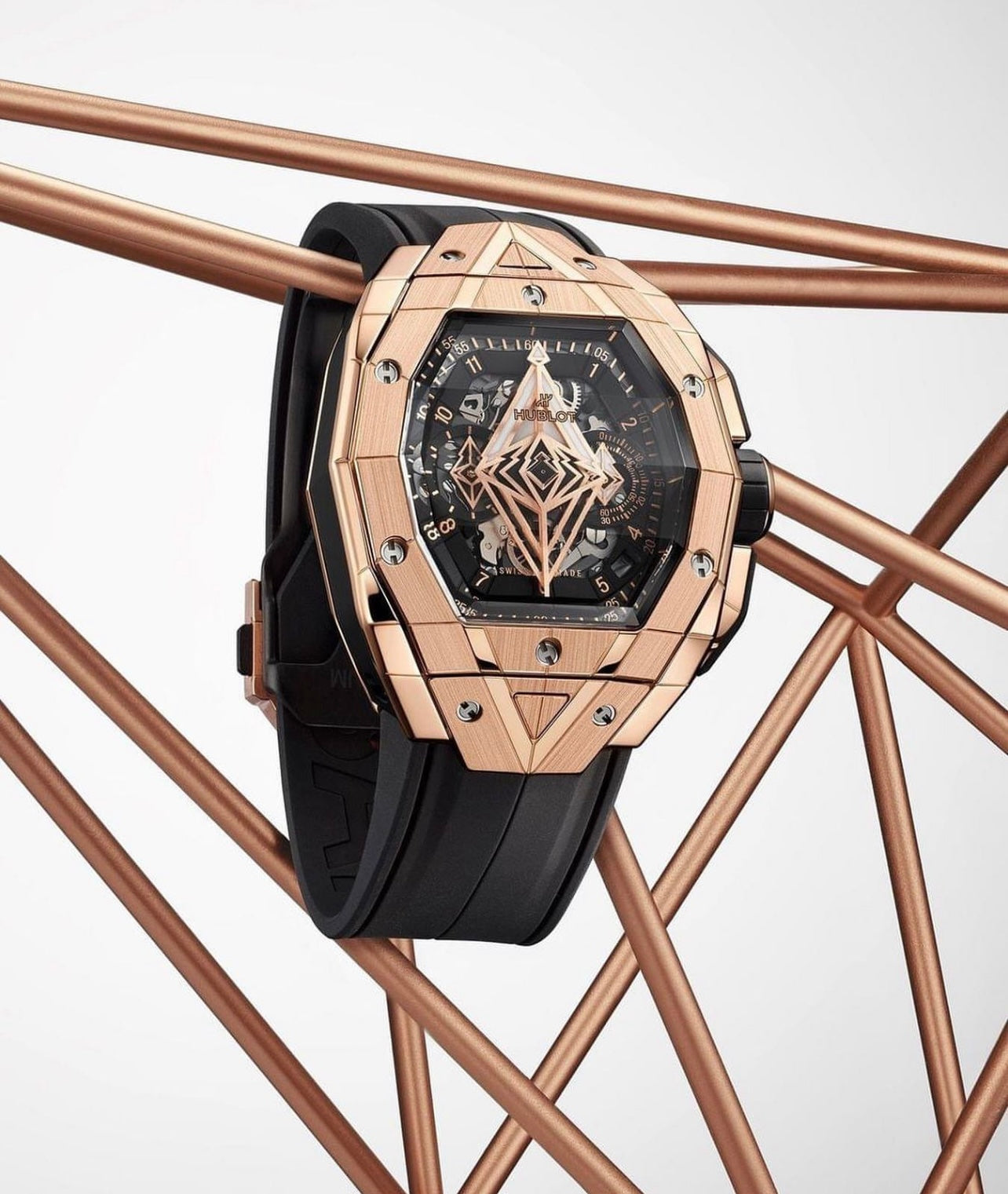 Đồng Hồ Hublot Spirit Of Bigbang Sang Bleu King Gold 42mm