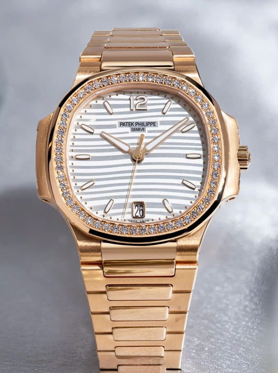 Patek Philippe Nautilus 7118/1200R White Dial