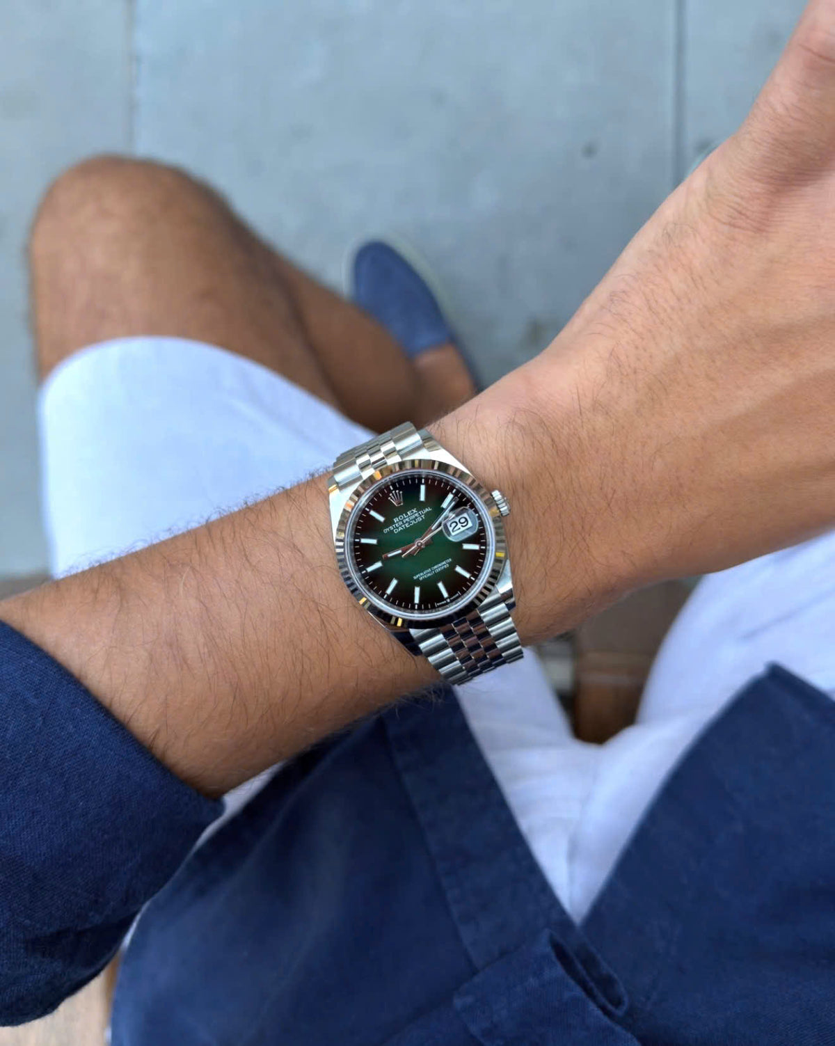 Rolex Datejust 126234 Green Ombré trên tay