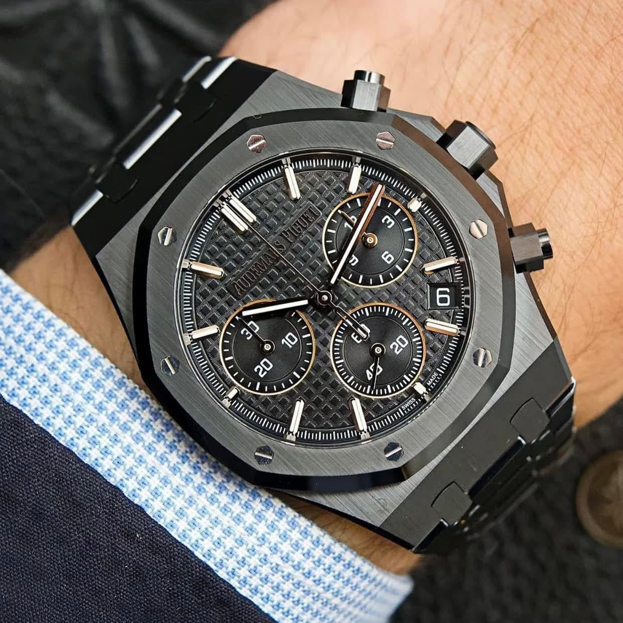 Đồng Hồ Audemars Piguet Royal Oak 41mm Black Ceramic 26240CE trên tay