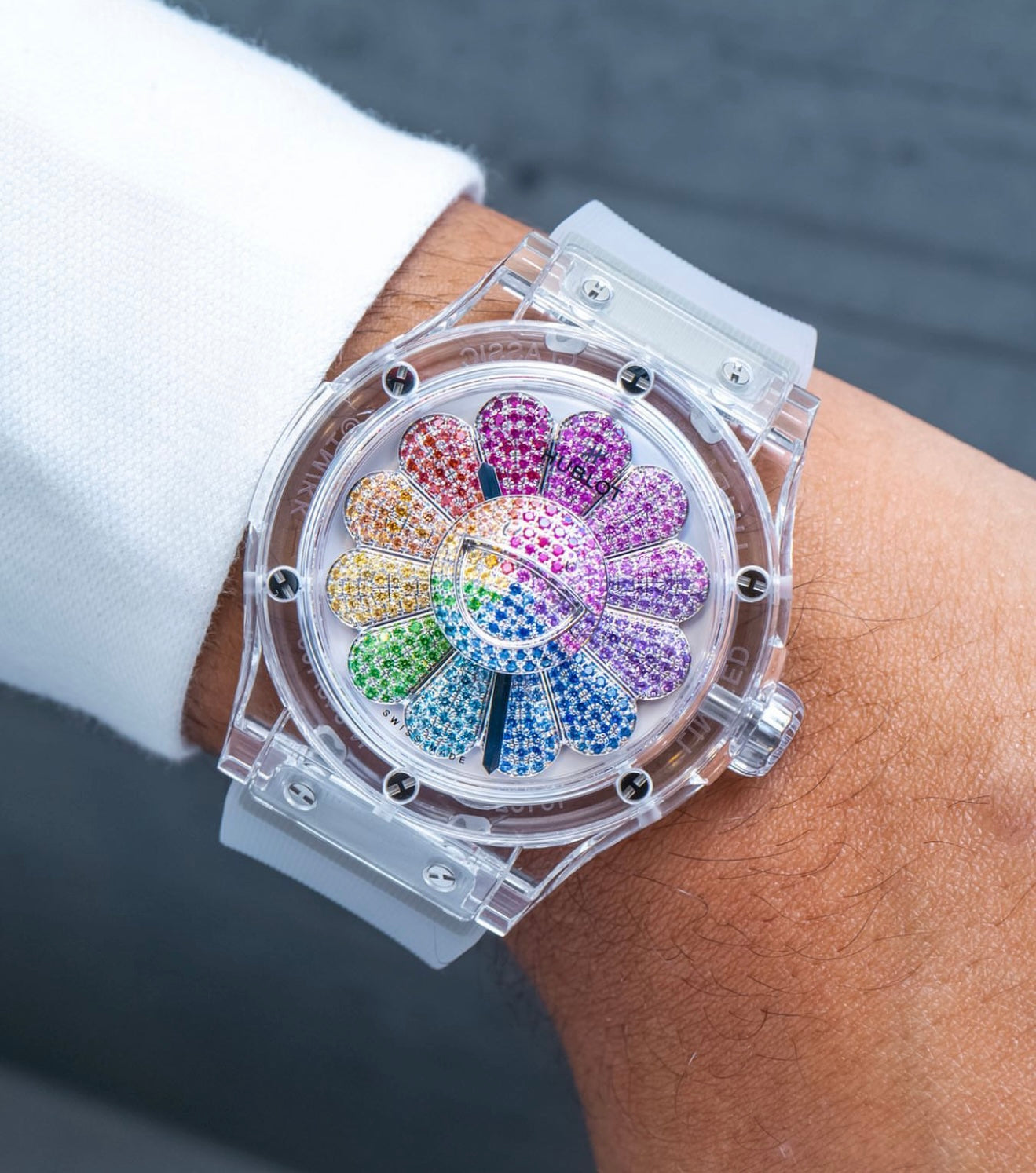 Đồng Hồ Hublot Takashi Murakami Sapphire Rainbow trên tay