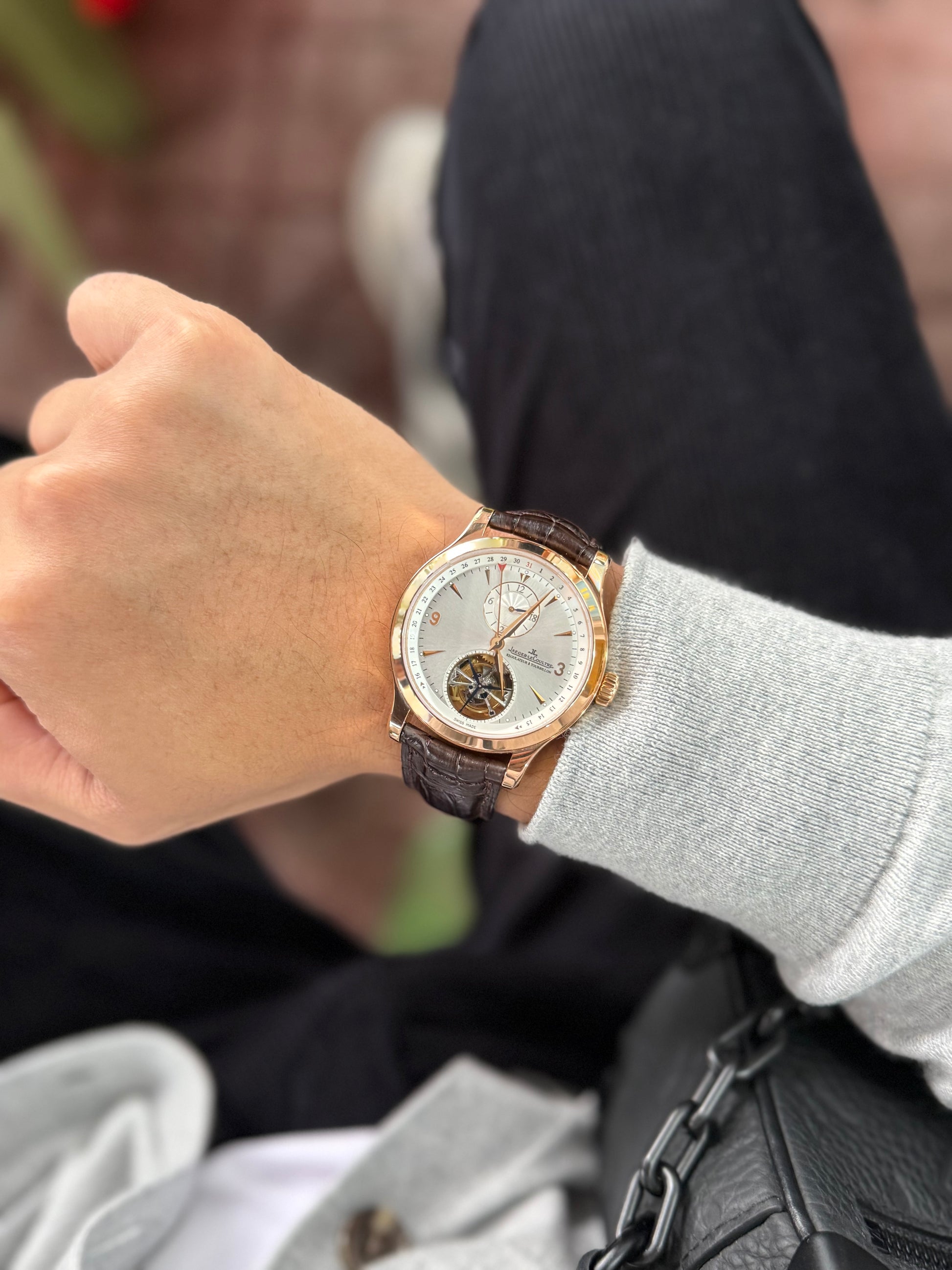 Đồng Hồ Jaeger-Lecoultre Tourbillion Master Control Dualtime trên tay