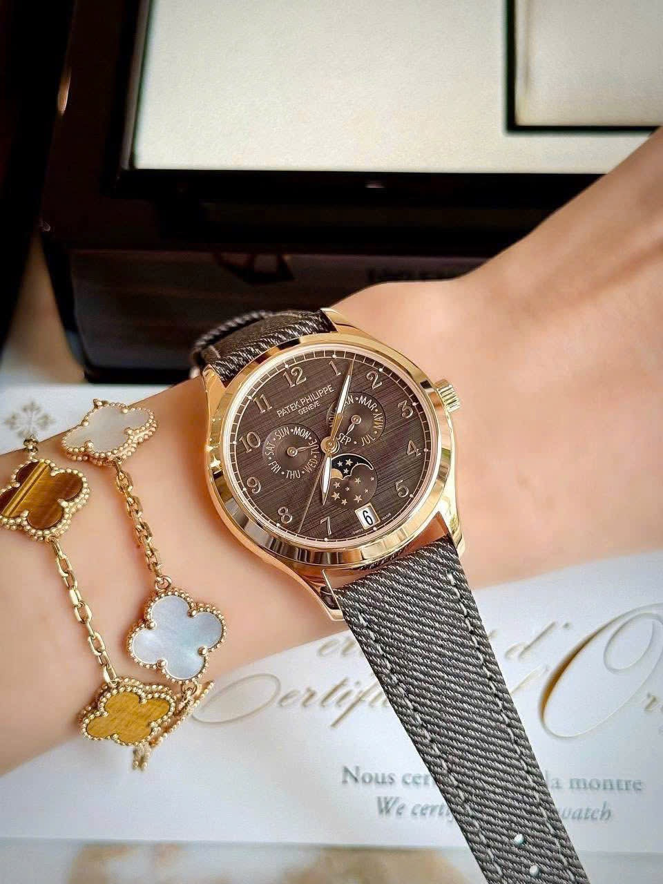 Đồng Hồ Patek Philippe 4946R trên tay