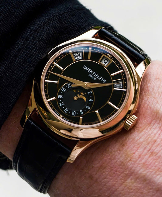 Đồng Hồ Patek Philippe 5205R Black Dial trên tay