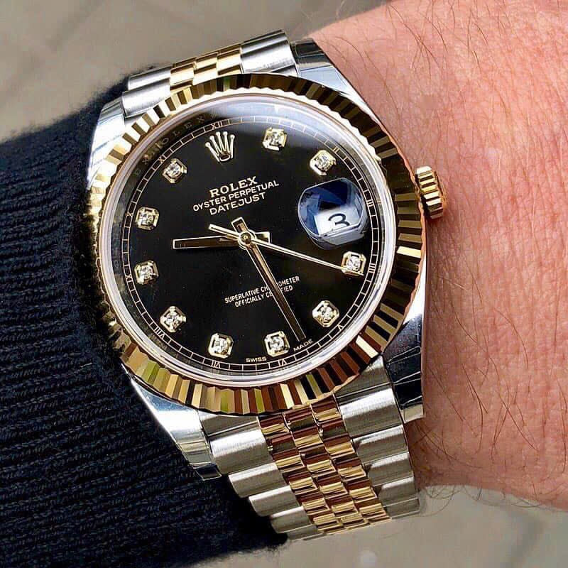 Đồng Hồ Rolex Datejust 126333 Black Dial trên tay