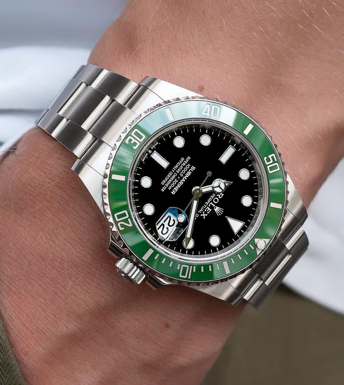 Đồng Hồ Rolex Submariner 126610LV Kermit 41mm trên tay