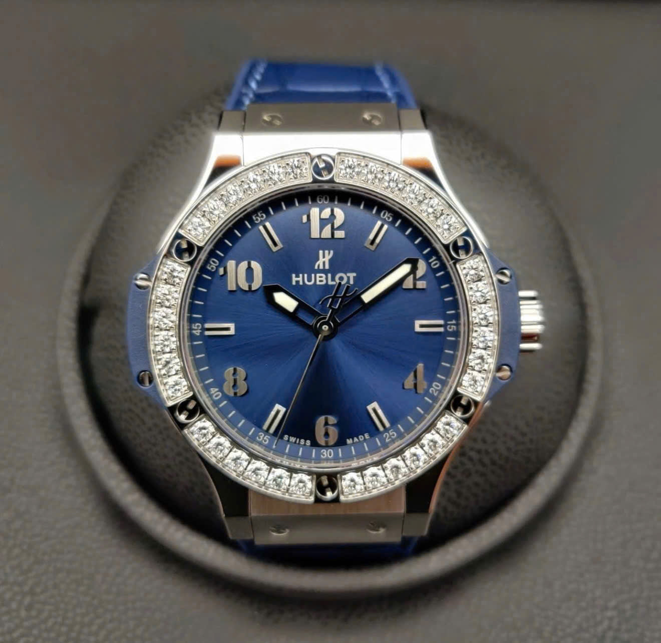 Đồng Hồ Hublot Bigbang 38mm Blue Diamond