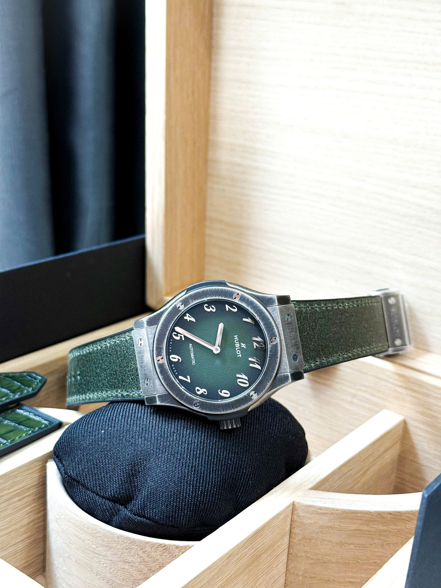 Đồng Hồ Hublot Classic Fusion Titanium Retroverse Green 42mm